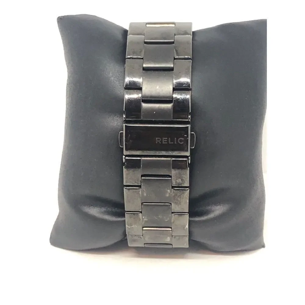 Relic ZR11998 Men Grey Stainless Steel Analog Grey Dial Quartz Wrist Watch HO163